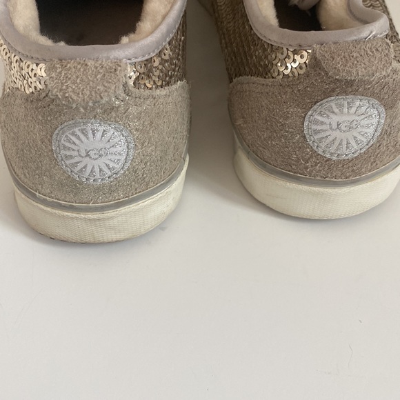 *2XHP*UGG LAELA SPARKLES PALE GREY CHAMPAGNE SEQUINS/LEATHER/FUR SZ 7.5 - Picture 4 of 8